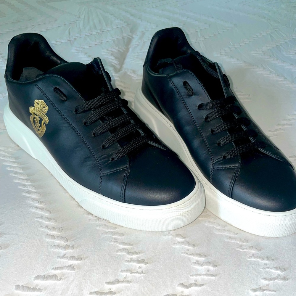 EUC Unbranded Faux Black Leather lace fashion sneakers size 42